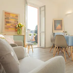 The Little By Rent , Como Italia